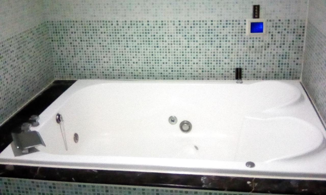 Hua Xiang Motel - Fengshan Cao Hùng Ngoại thất bức ảnh